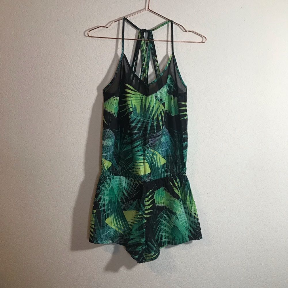 NWT fabletics leaf‎ print silk touch romper